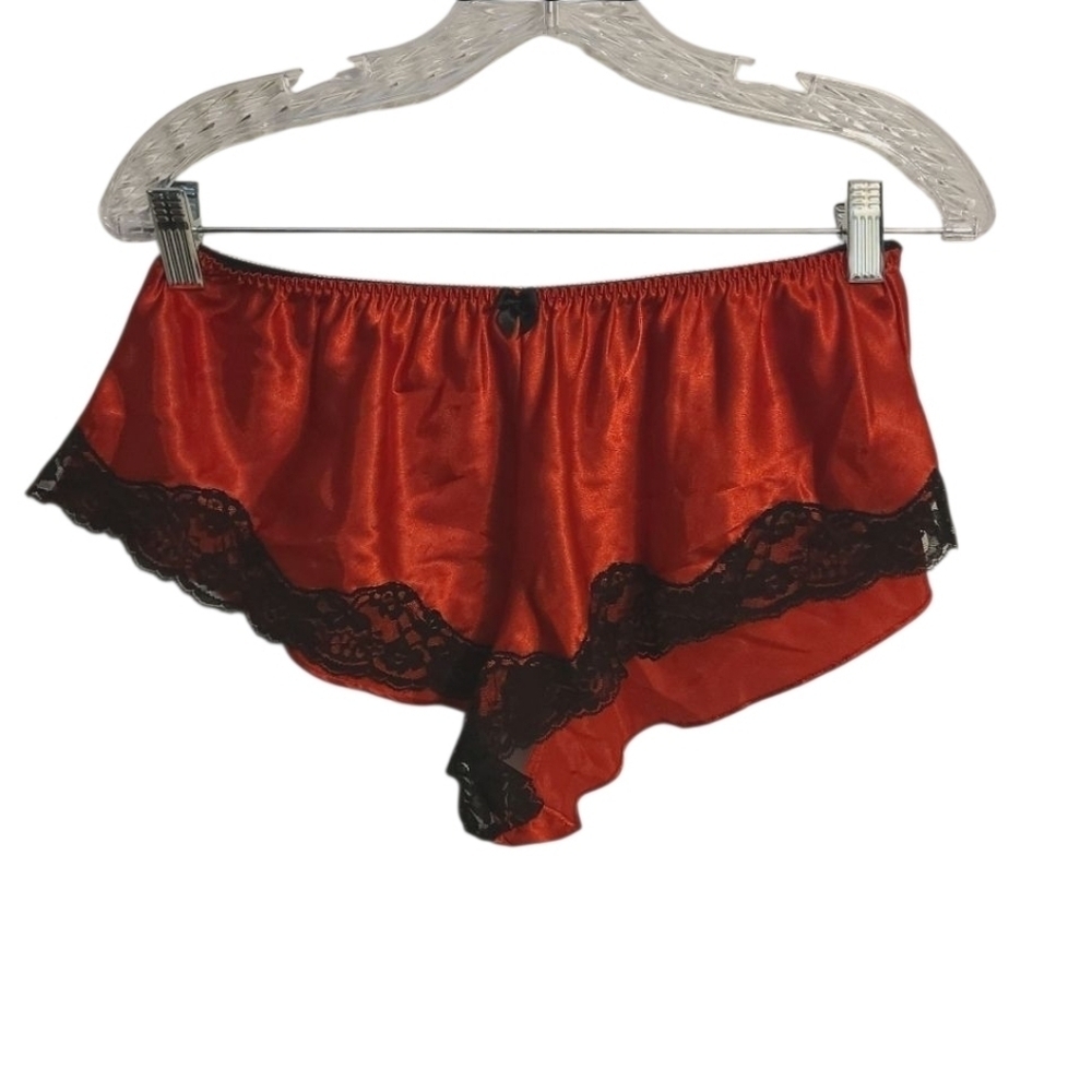 Fredericks of Hollywood | Two-Piece Wrap Top & Shorts Lingerie Set (Size XL) - Picture 10 of 15